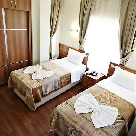 Taksim Palace Hotel Istanbul Room photo