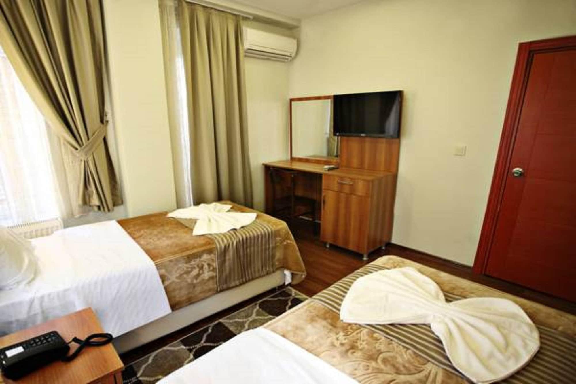 Taksim Palace Hotel Istanbul Exterior photo