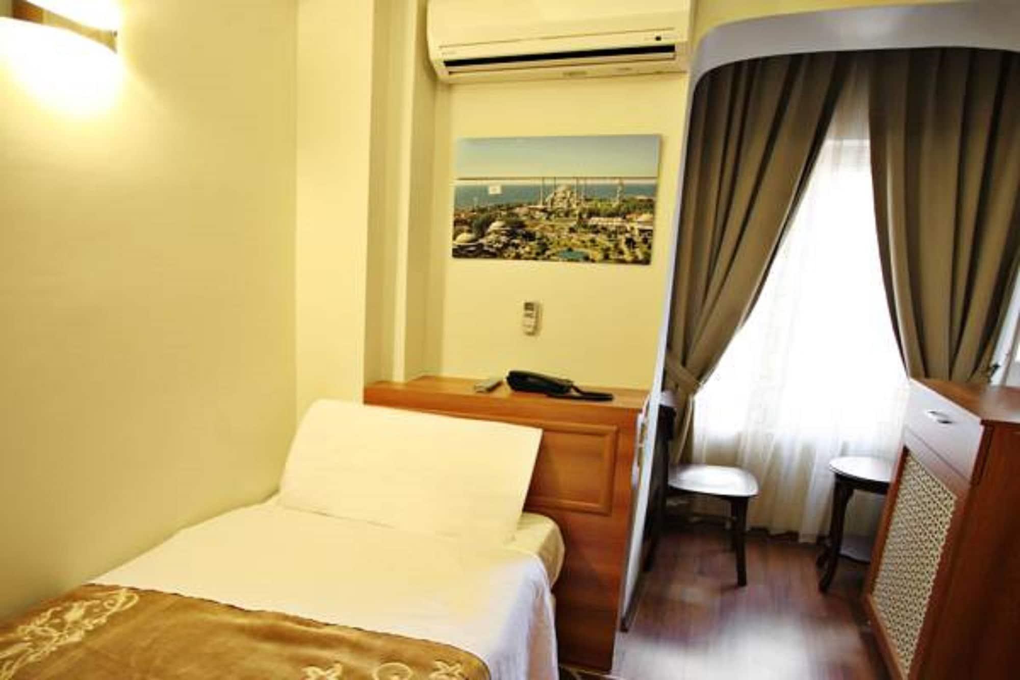 Taksim Palace Hotel Istanbul Exterior photo